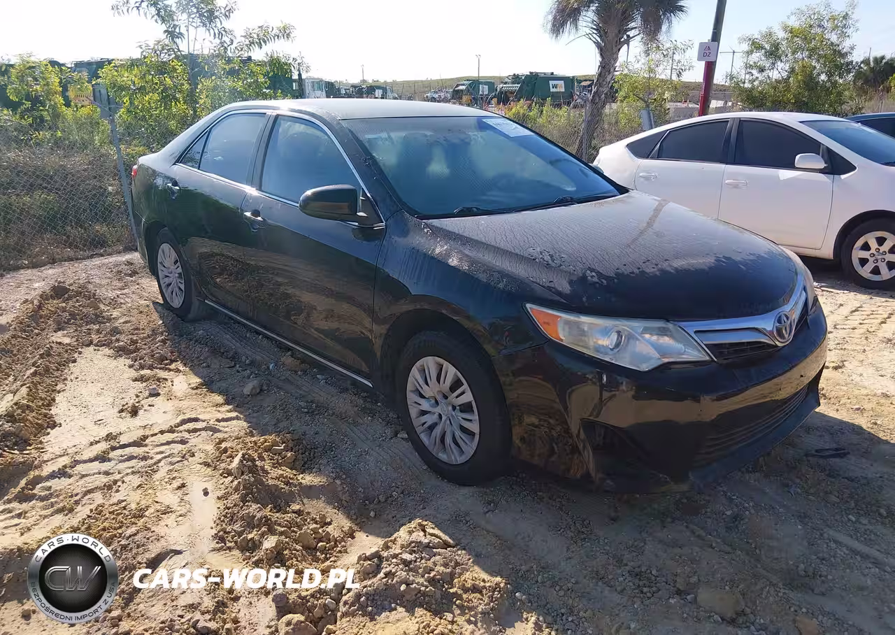 2014 Toyota Camry Hybrid Le