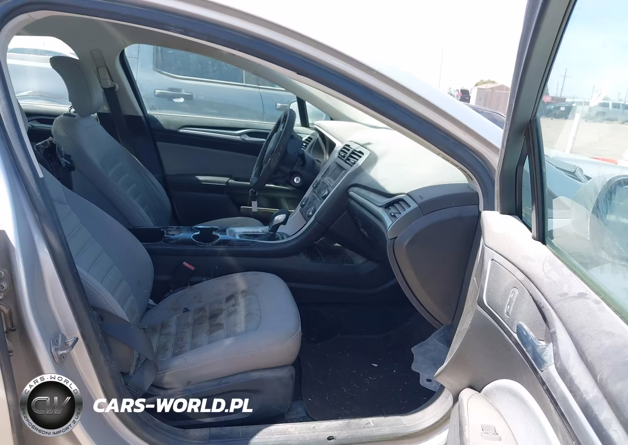 2014 Ford Fusion S VIN:3FA6P0G78ER354970 - 5
