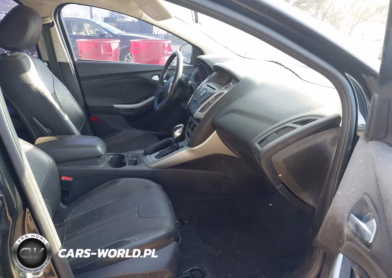 2014 Ford Focus Se VIN:1FADP3K29EL324072 - 5