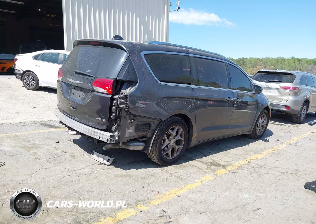 2017 Chrysler Pacifica Limited VIN:2C4RC1GG9HR734953 - 4