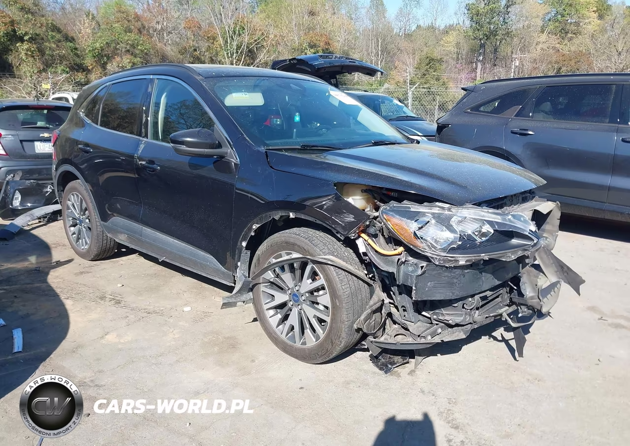 2020 Ford Escape Titanium Hybrid