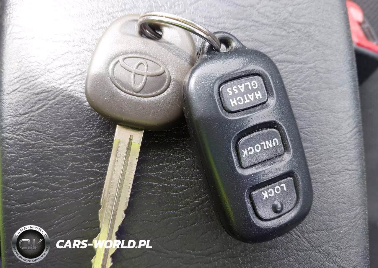 2007 Toyota Matrix VIN:2T1KR32E77C685879 - 11