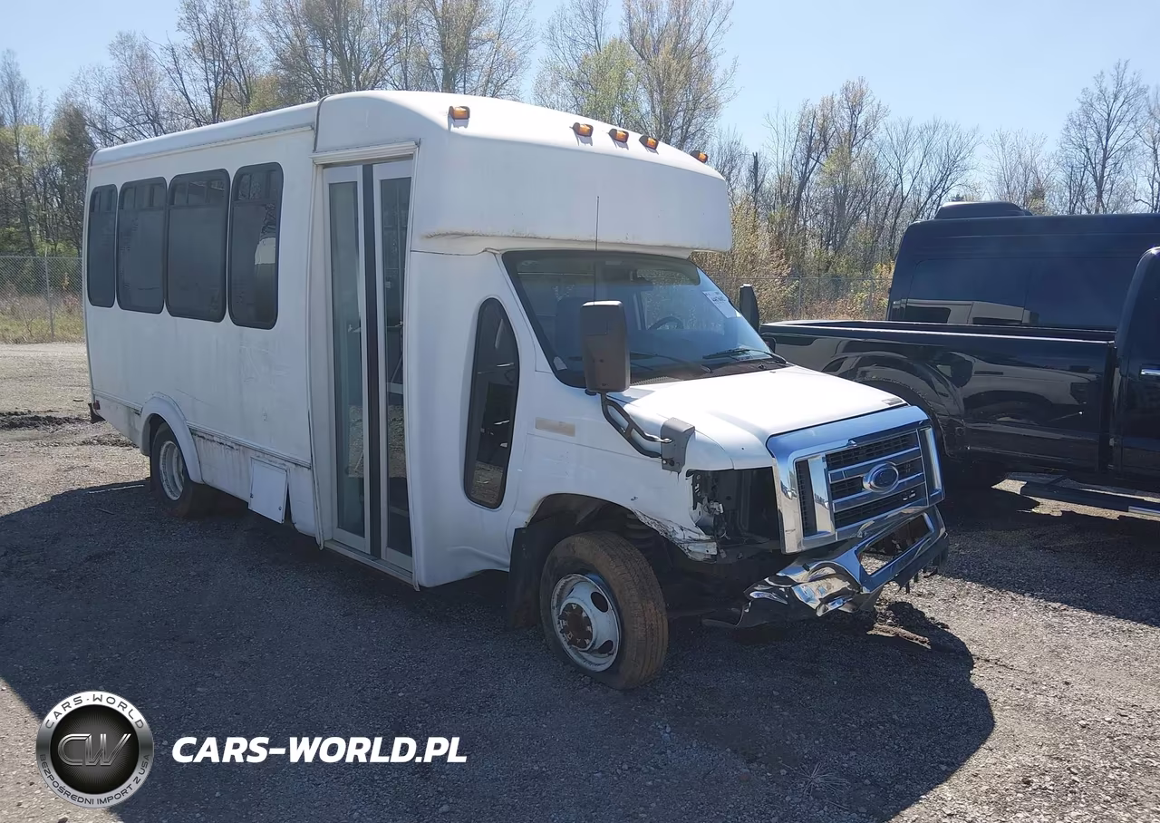 2010 Ford E-350 Cutaway – zdjęcie 1 z 17