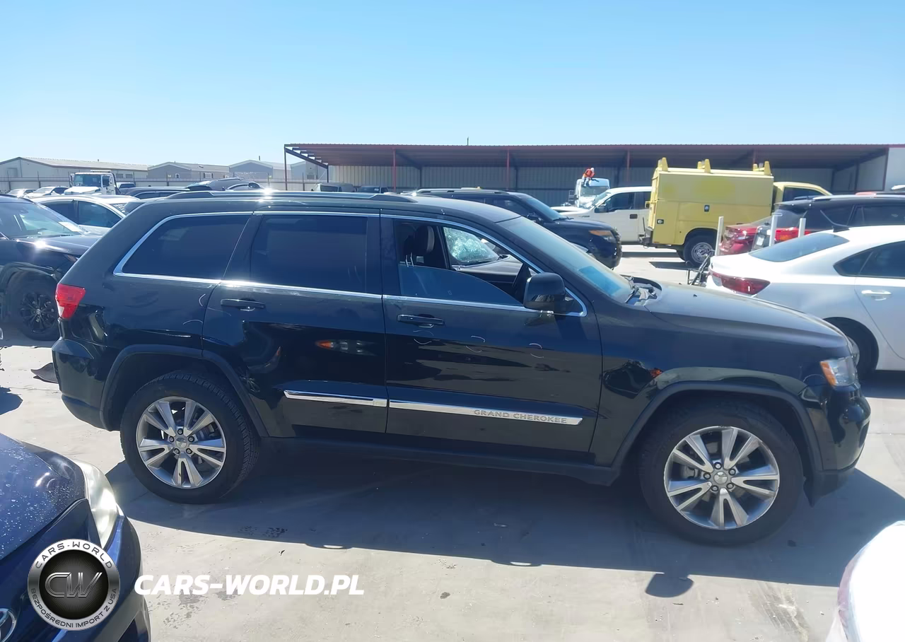 2013 Jeep Grand Cherokee Laredo VIN:1C4RJFAG0DC635212 - 13
