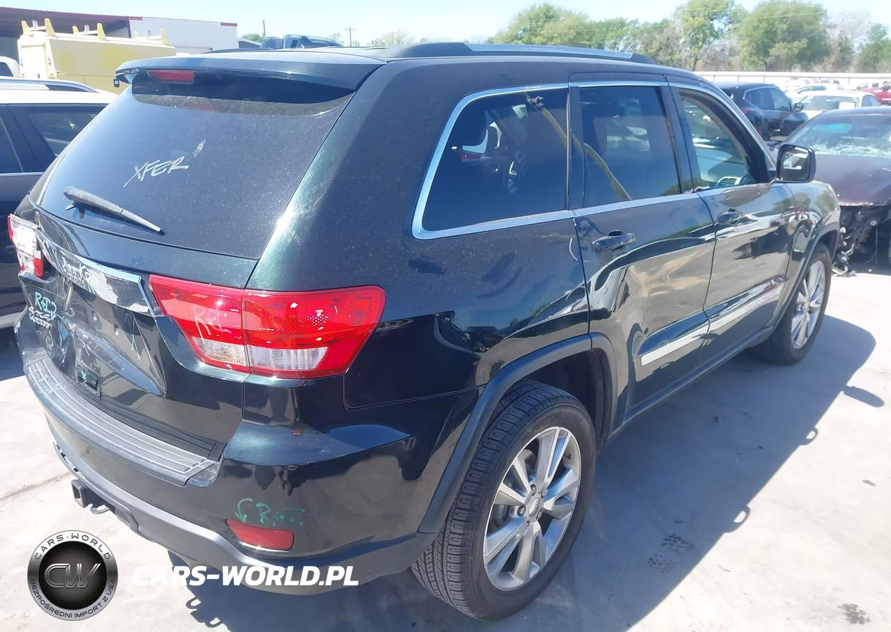 2013 Jeep Grand Cherokee Laredo VIN:1C4RJFAG0DC635212 - 4