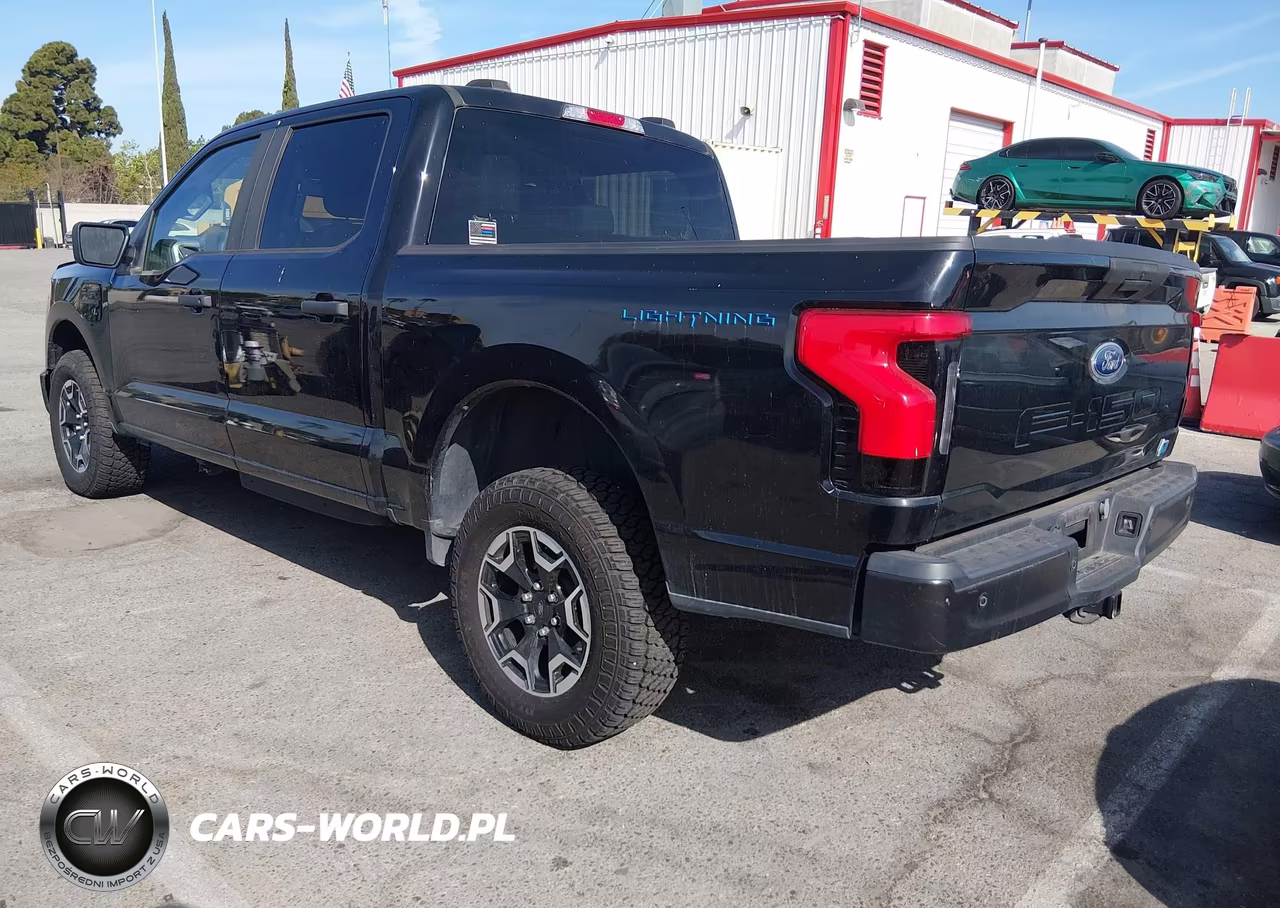 2023 Ford F-150 Lightning Pro VIN:1FT6W1EV4PWG11241 - 3
