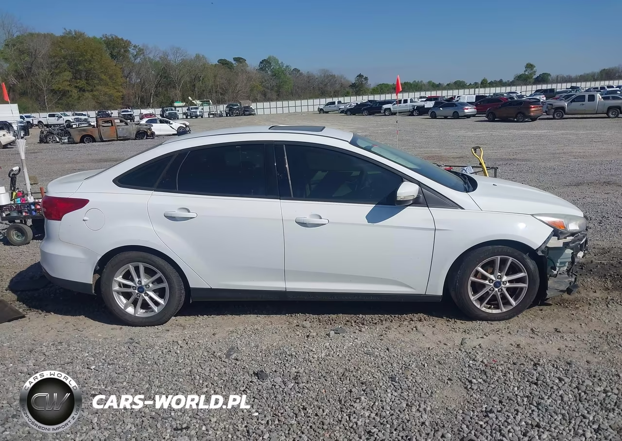 2015 Ford Focus Se VIN:1FADP3F26FL238262 - 13