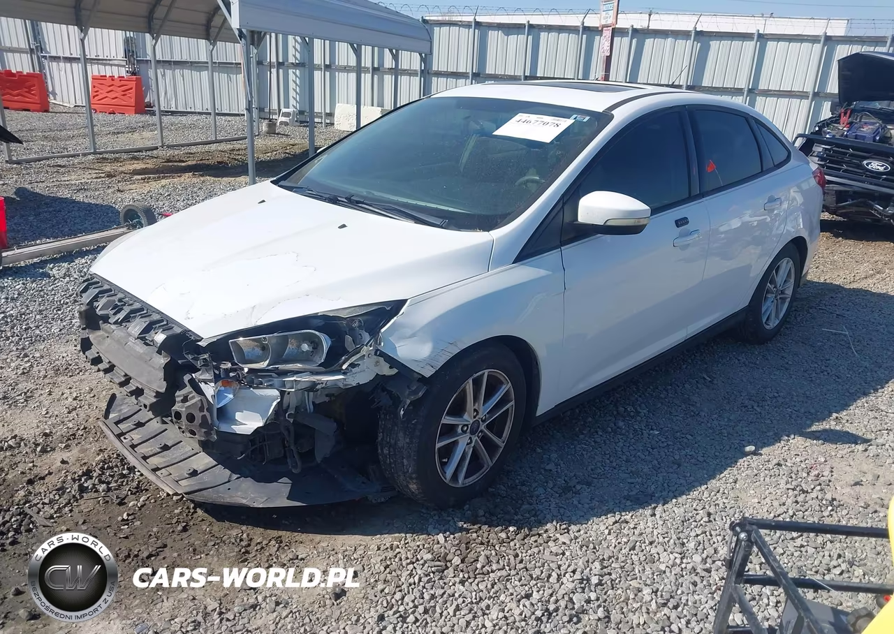2015 Ford Focus Se VIN:1FADP3F26FL238262 - 2