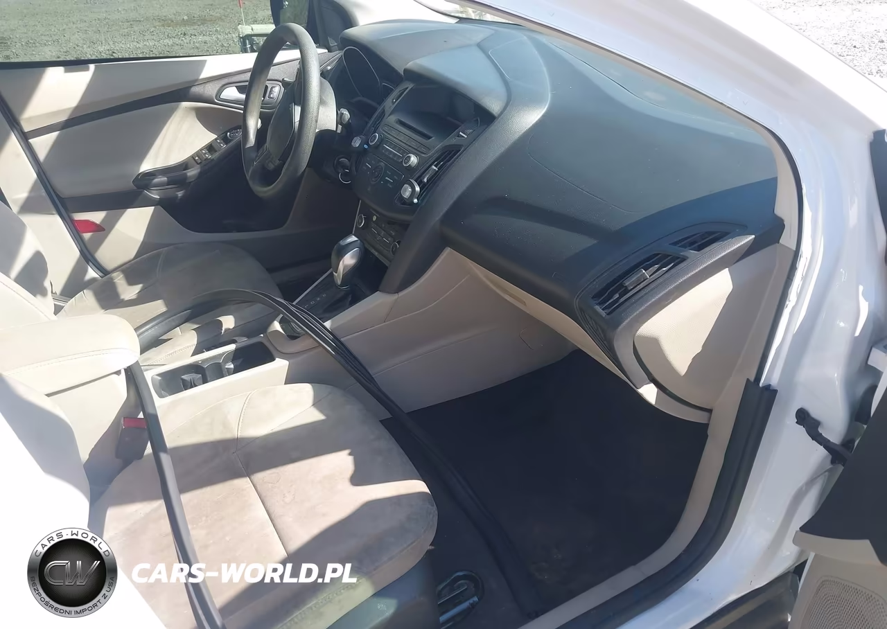 2015 Ford Focus Se VIN:1FADP3F26FL238262 - 5