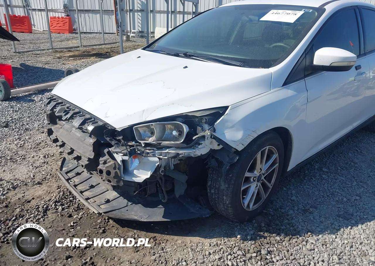 2015 Ford Focus Se VIN:1FADP3F26FL238262 - 6