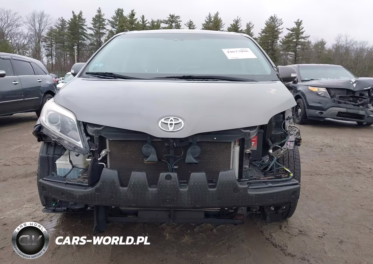 2017 Toyota Sienna Limited 7 Passenger VIN:5TDDZ3DC0HS155377 - 6