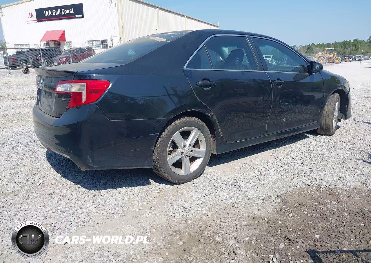 2014 Toyota Camry Se VIN:4T1BF1FK6EU390782 - 4