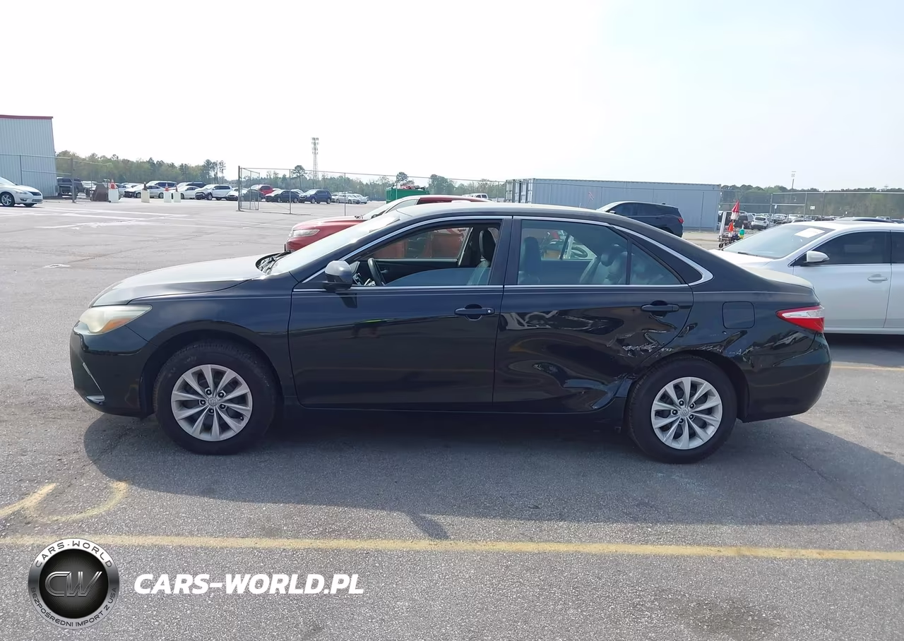 2017 Toyota Camry Le VIN:4T1BF1FK4HU794815 - 14