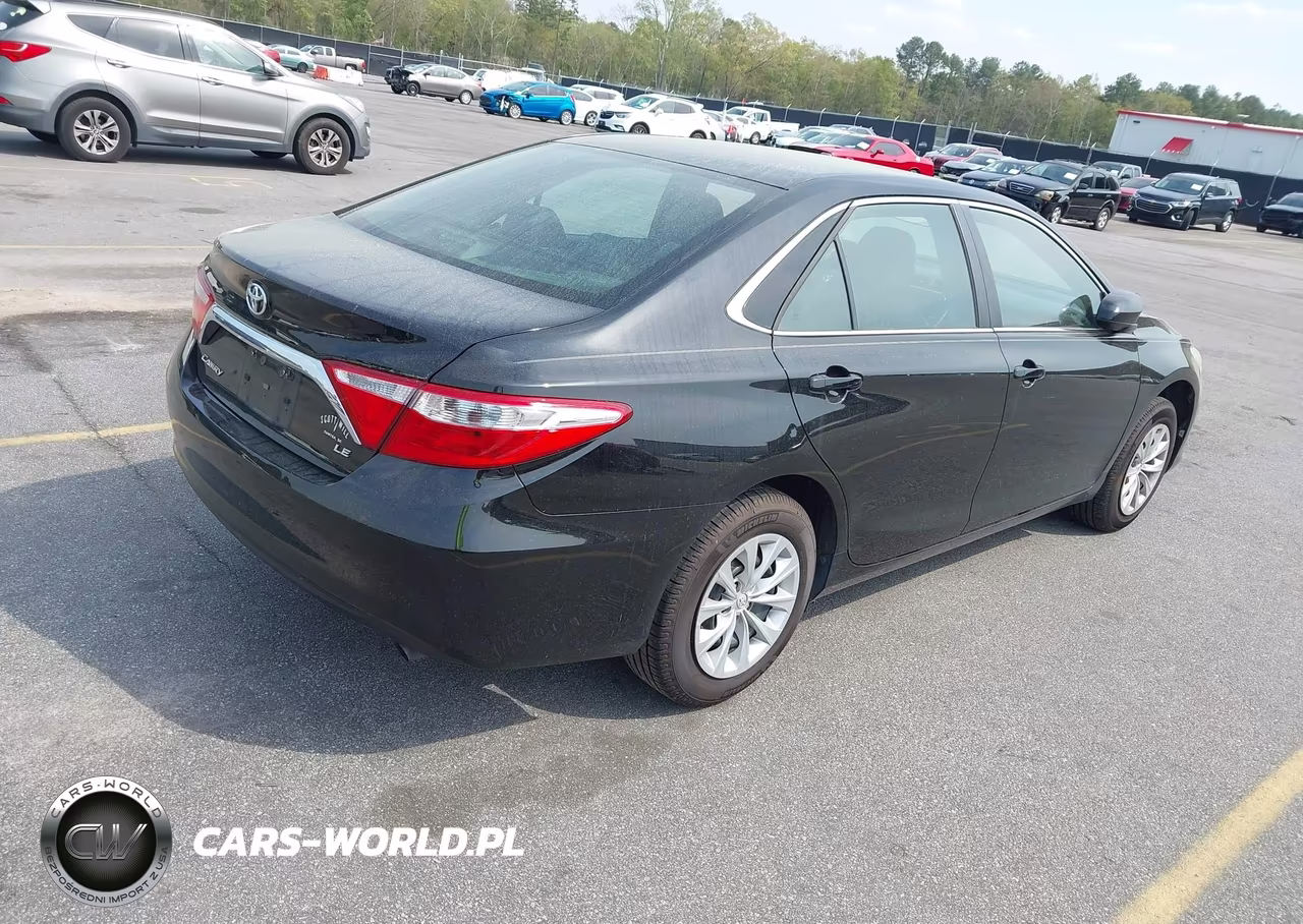 2017 Toyota Camry Le VIN:4T1BF1FK4HU794815 - 4