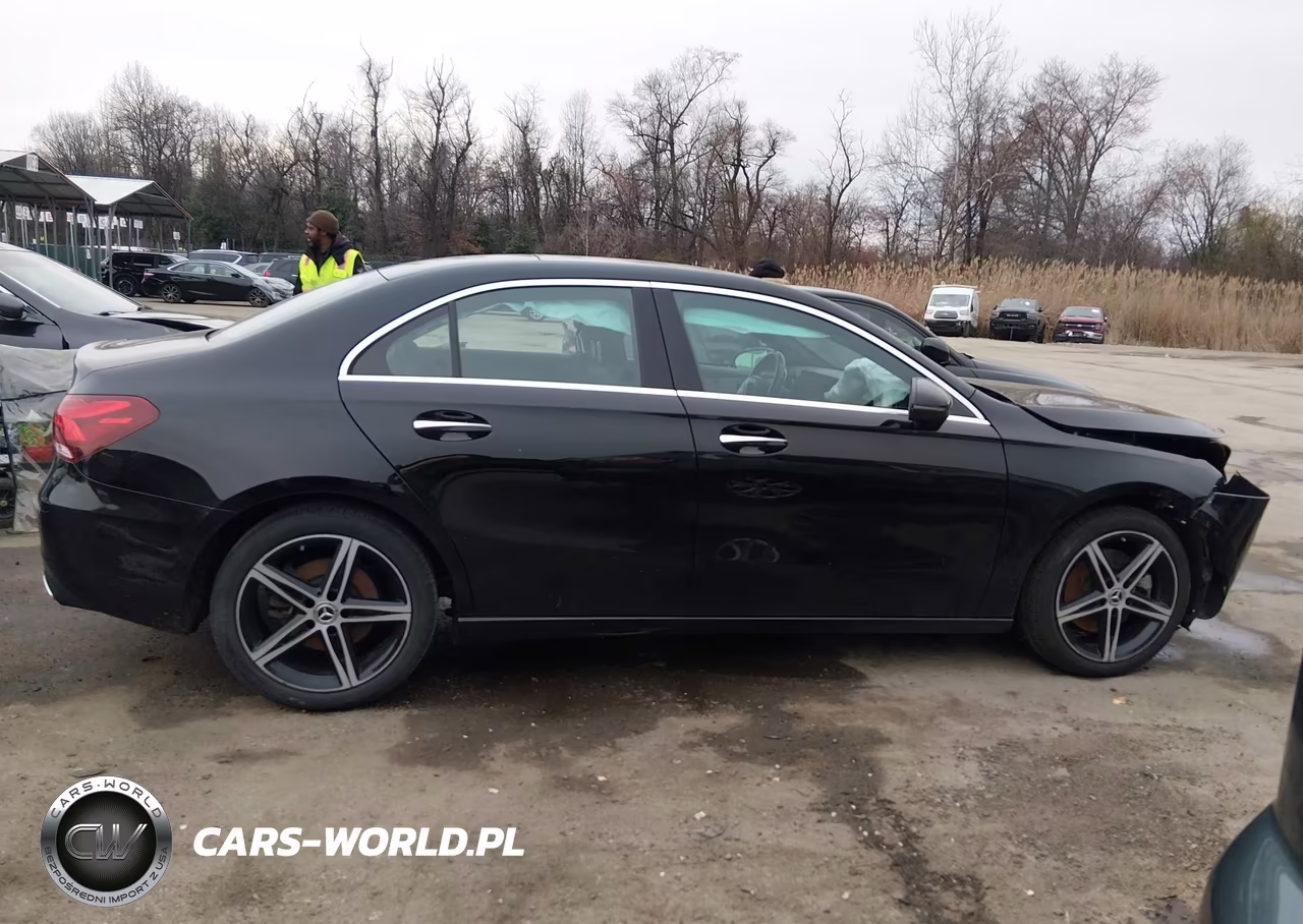 2020 Mercedes-Benz A 220 4Matic VIN:W1K3G4FB8LJ203022 - 14