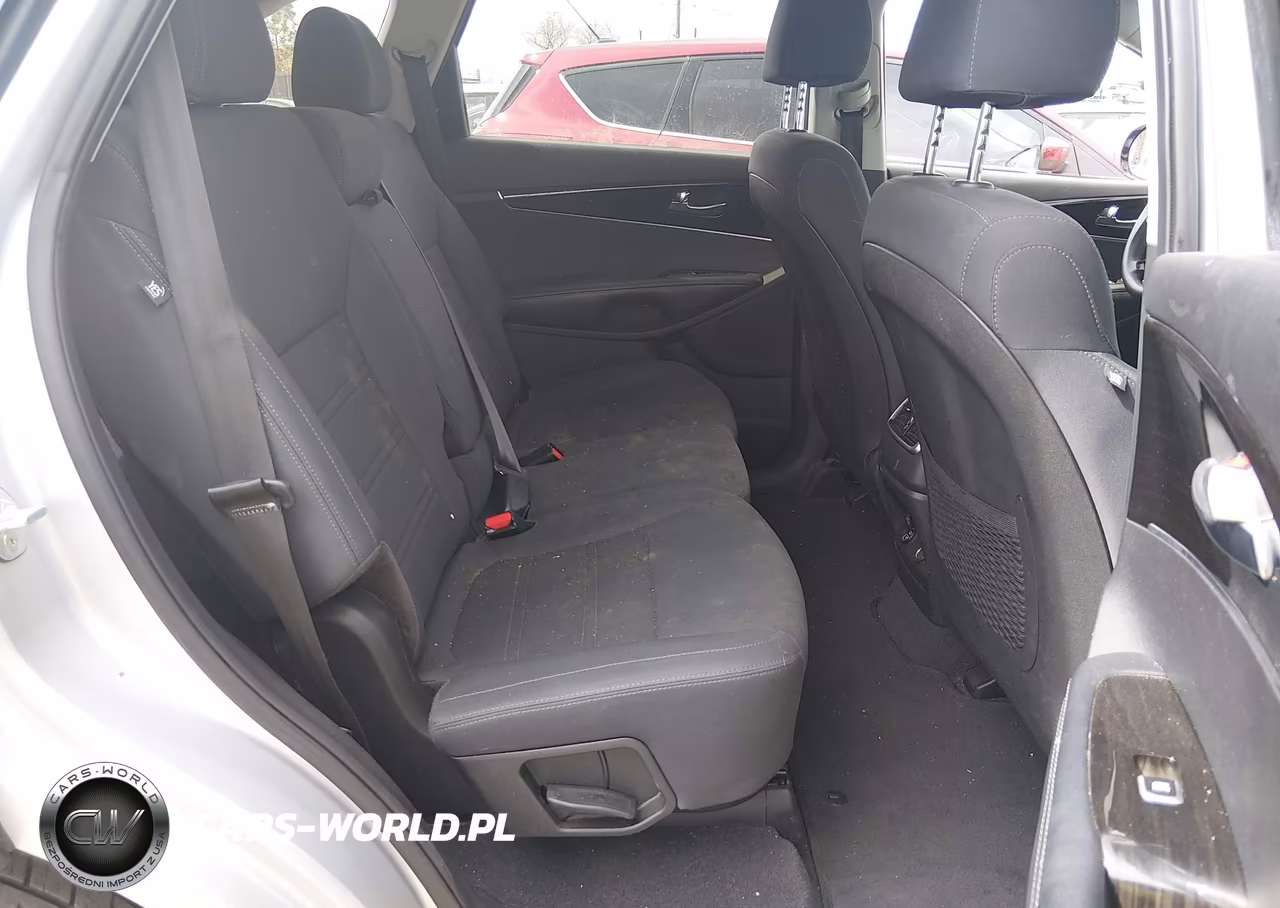 2019 Kia Sorento 3.3L Lx VIN:5XYPGDA53KG486084 - 8