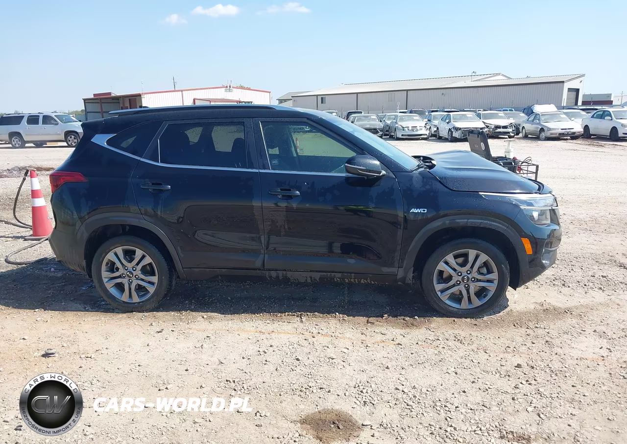 2021 Kia Seltos S VIN:KNDEUCAA9M7167523 - 13
