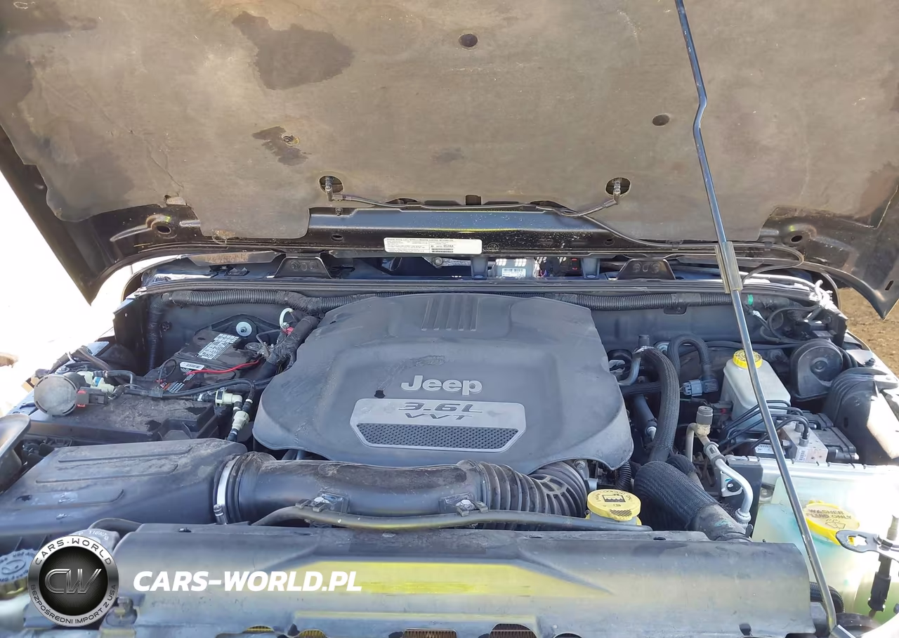 2013 Jeep Wrangler Unlimited Sahara VIN:1C4BJWEG2DL513415 - 10