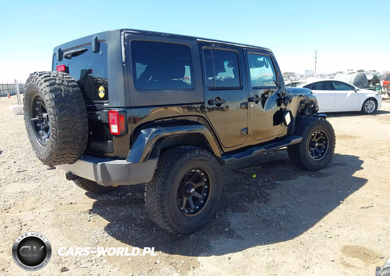 2013 Jeep Wrangler Unlimited Sahara VIN:1C4BJWEG2DL513415 - 4