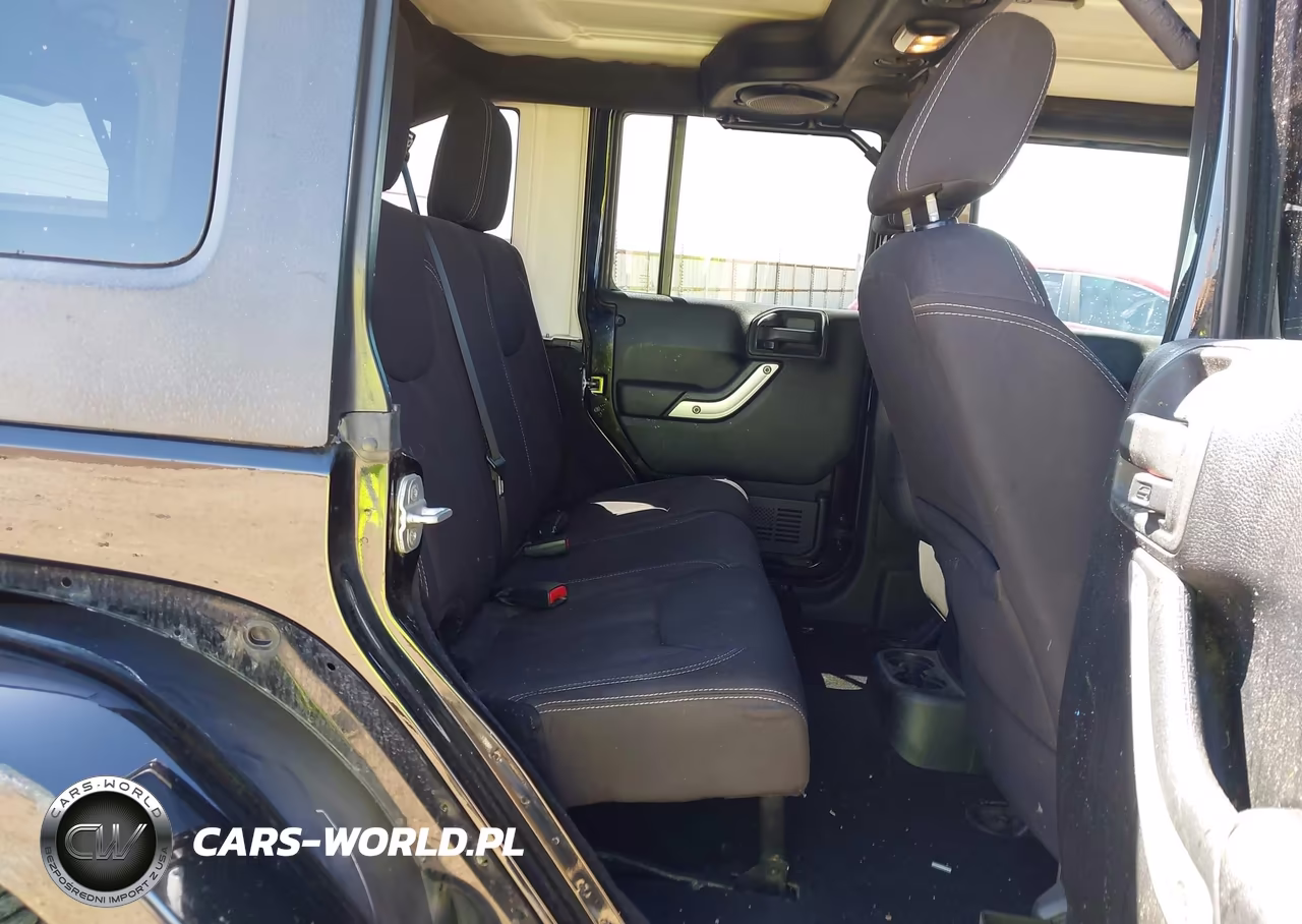 2013 Jeep Wrangler Unlimited Sahara VIN:1C4BJWEG2DL513415 - 8
