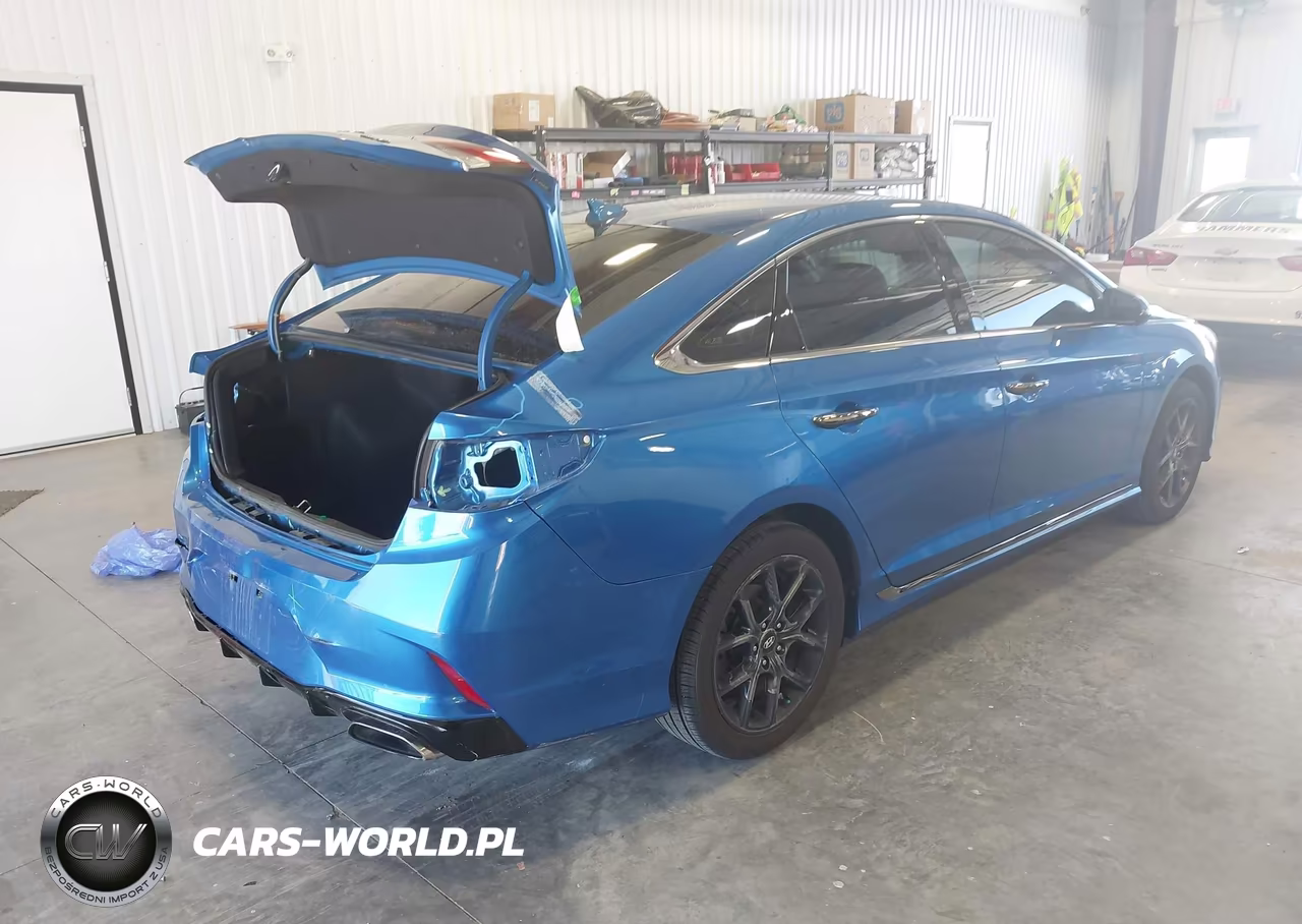 2018 Hyundai Sonata Sport 2.0T VIN:5NPE34AB9JH639017 - 4