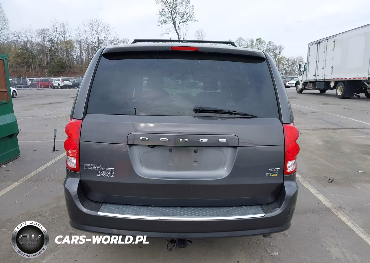 2018 Dodge Grand Caravan Sxt VIN:2C4RDGCG3JR263944 - 16