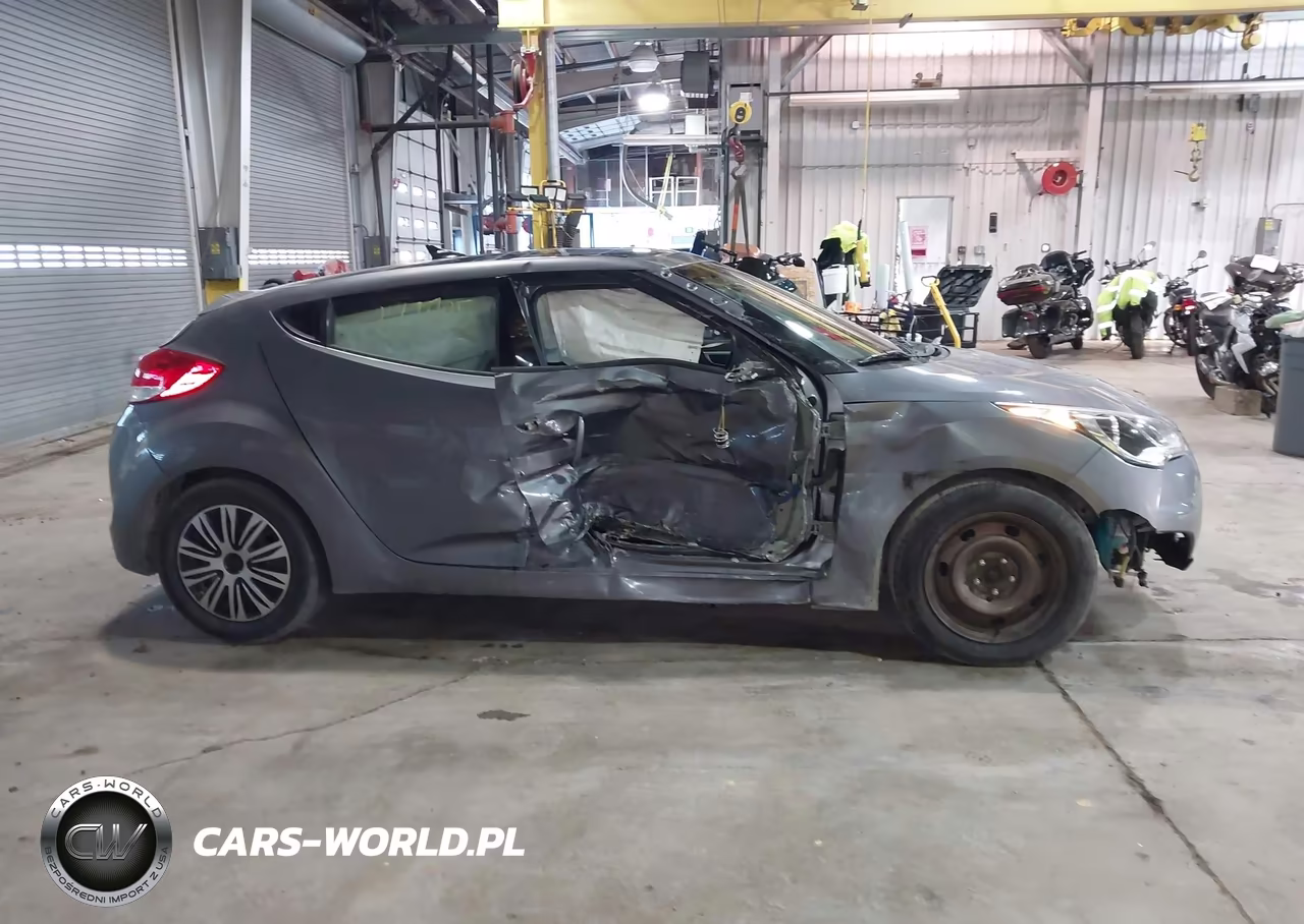 2017 Hyundai Veloster Value Edition VIN:KMHTC6AD6HU321386 - 11