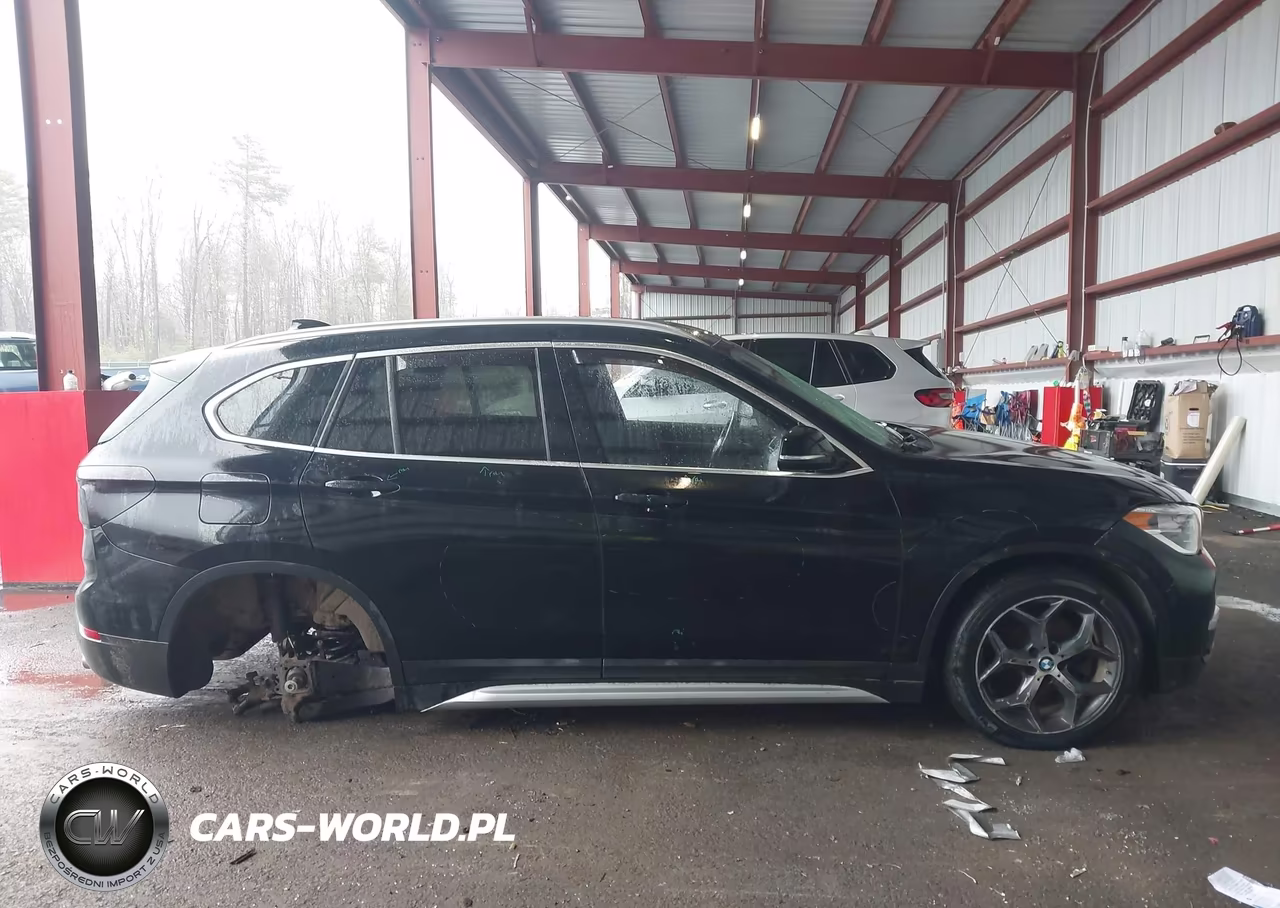2017 BMW X1 xDrive28I VIN:WBXHT3C34H5F77409 - 14
