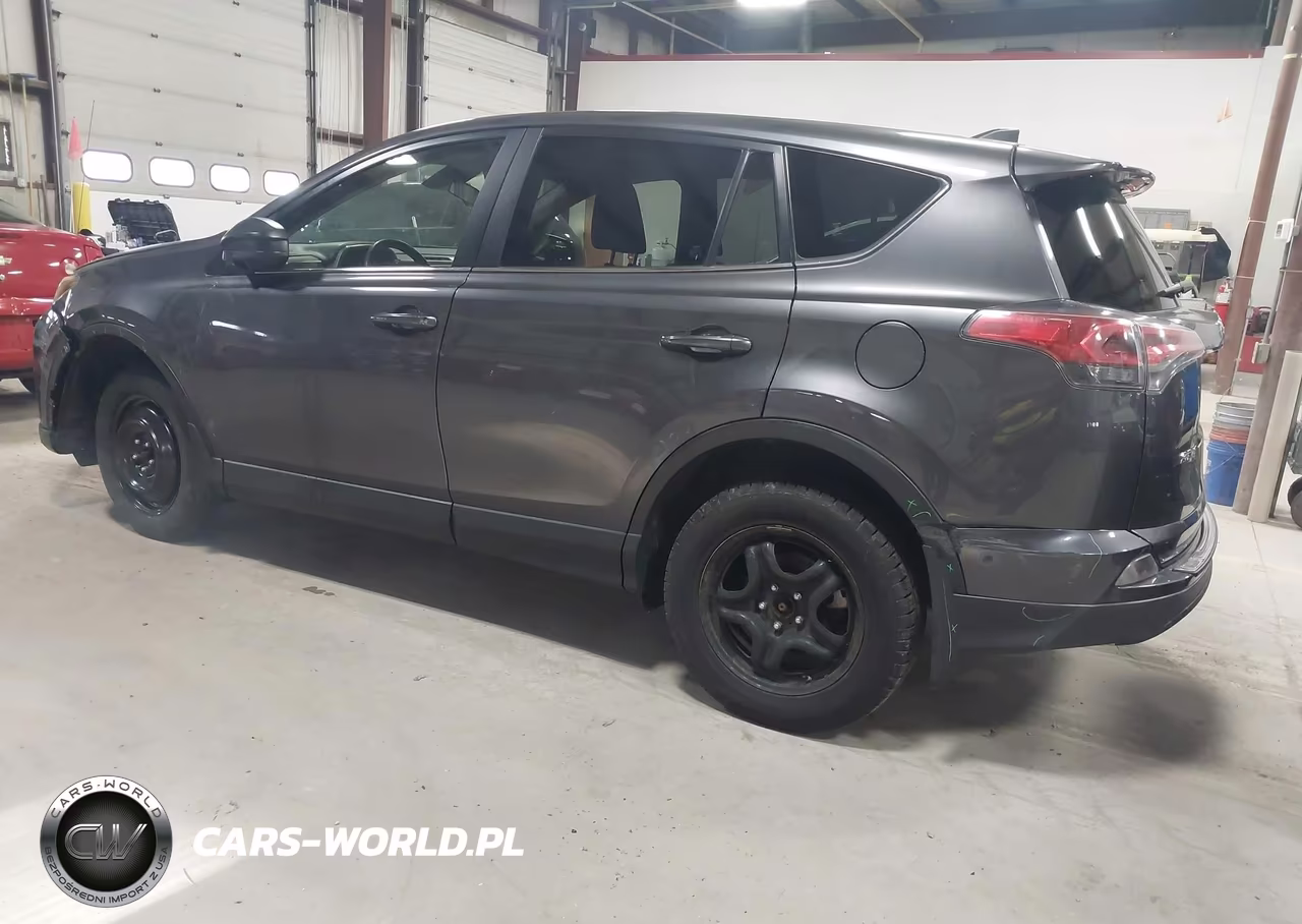 2018 Toyota Rav4 Le VIN:JTMBFREV8JJ240814 - 3