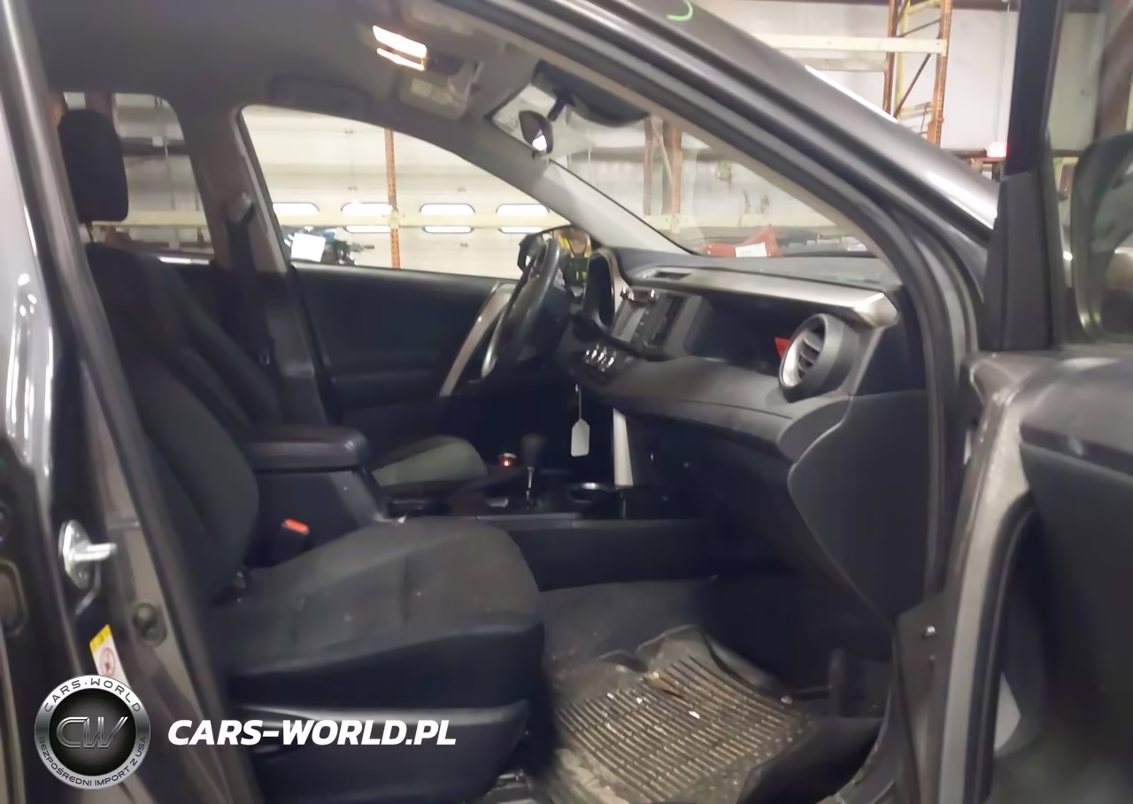 2018 Toyota Rav4 Le VIN:JTMBFREV8JJ240814 - 5
