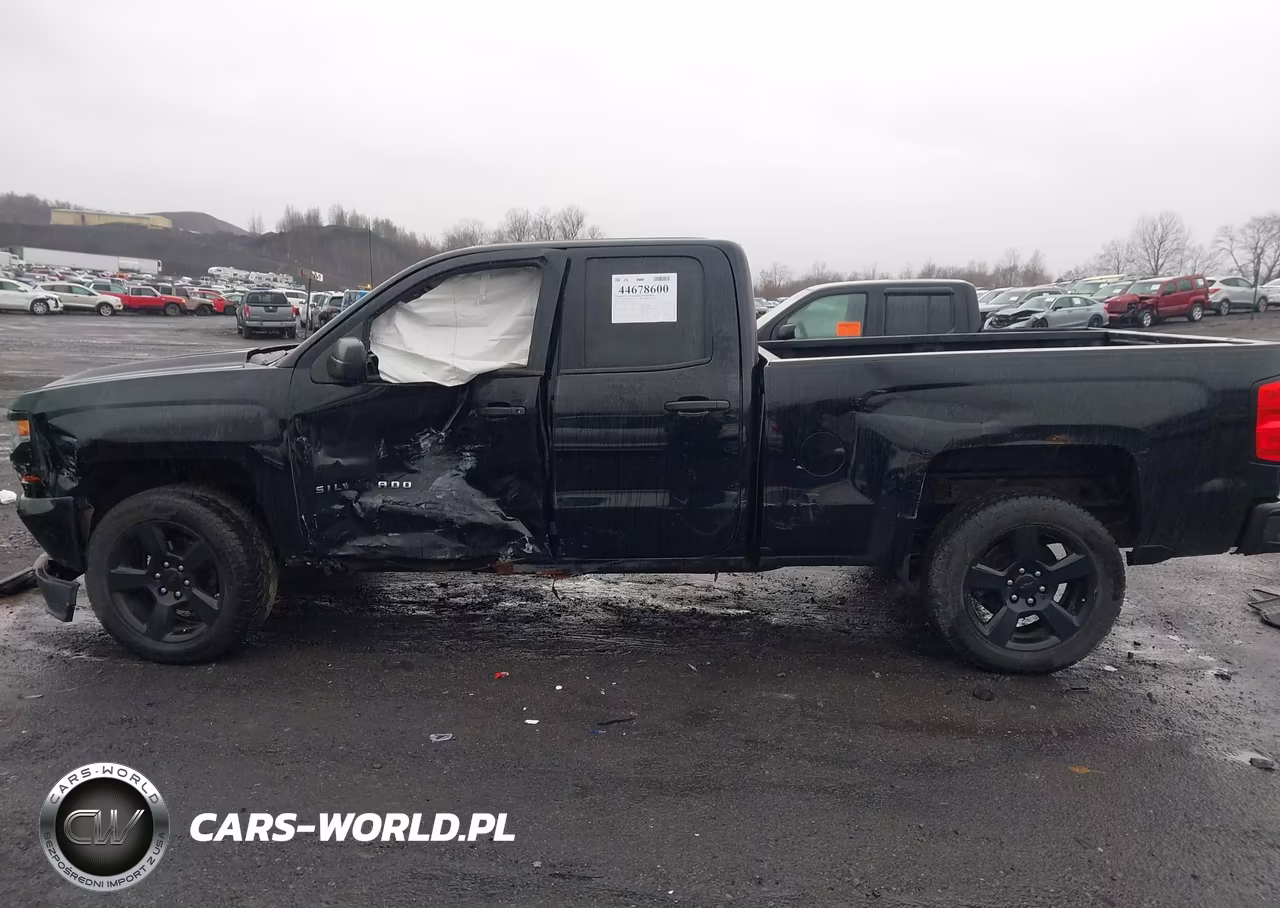 2017 Chevrolet Silverado 1500 Custom VIN:1GCVKPEC6HZ219922 - 14
