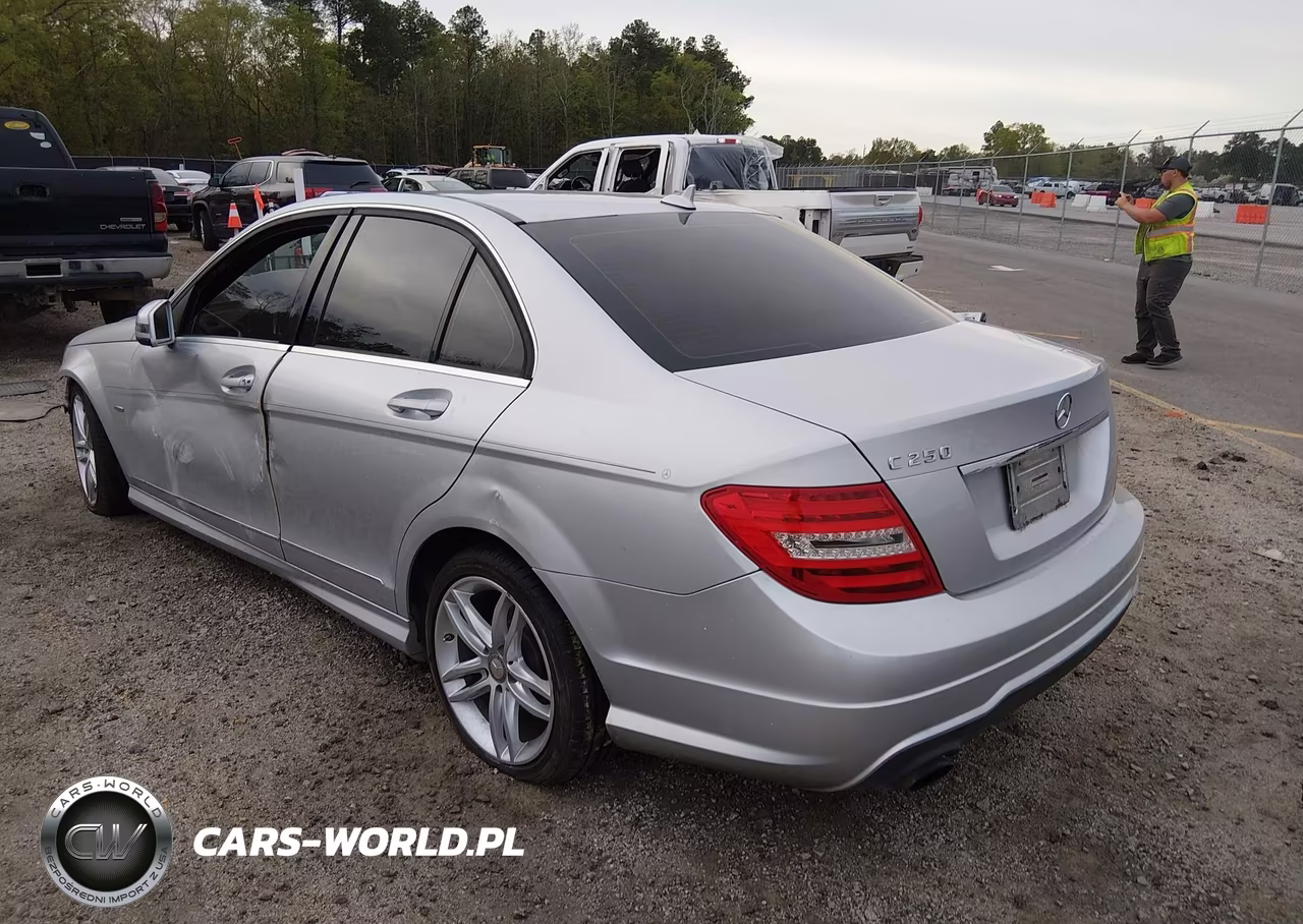 2012 Mercedes-Benz C 250 Sport VIN:WDDGF4HB6CR212675 - 3