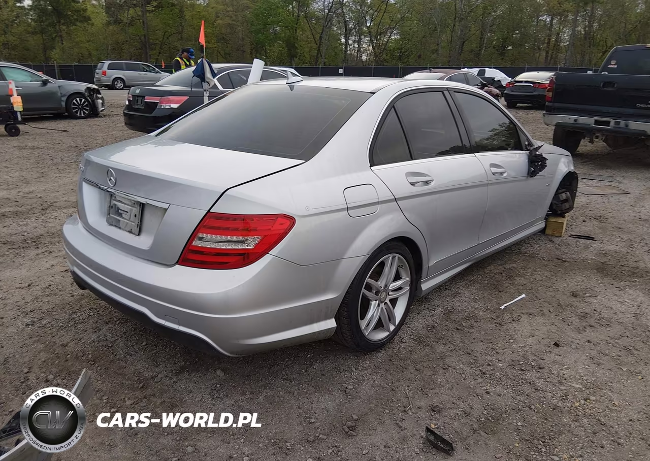 2012 Mercedes-Benz C 250 Sport VIN:WDDGF4HB6CR212675 - 4