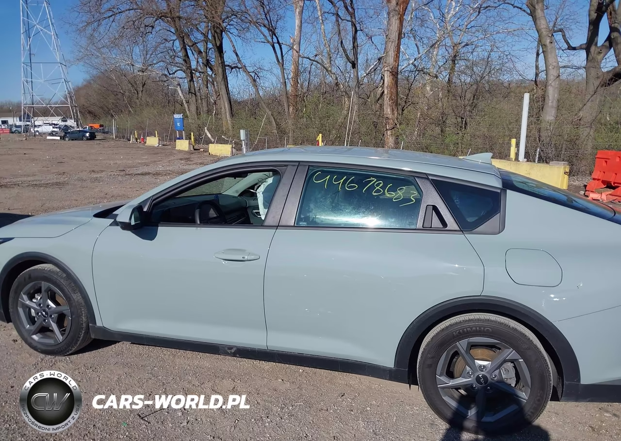 2025 Kia K4 Lxs VIN:3KPFT4DE6SE163387 - 14