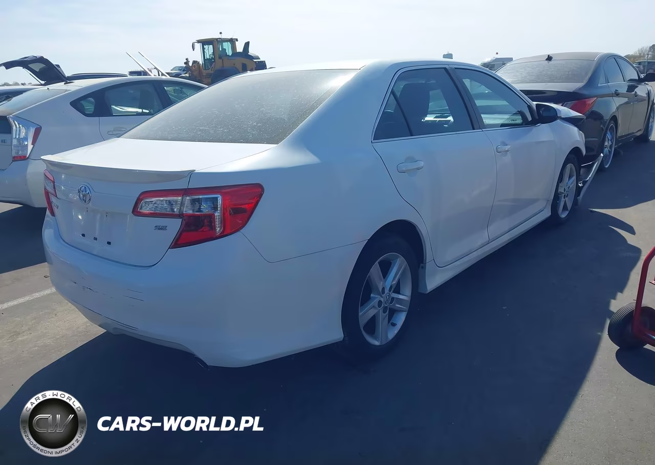 2013 Toyota Camry Se VIN:4T1BF1FK9DU719439 - 4