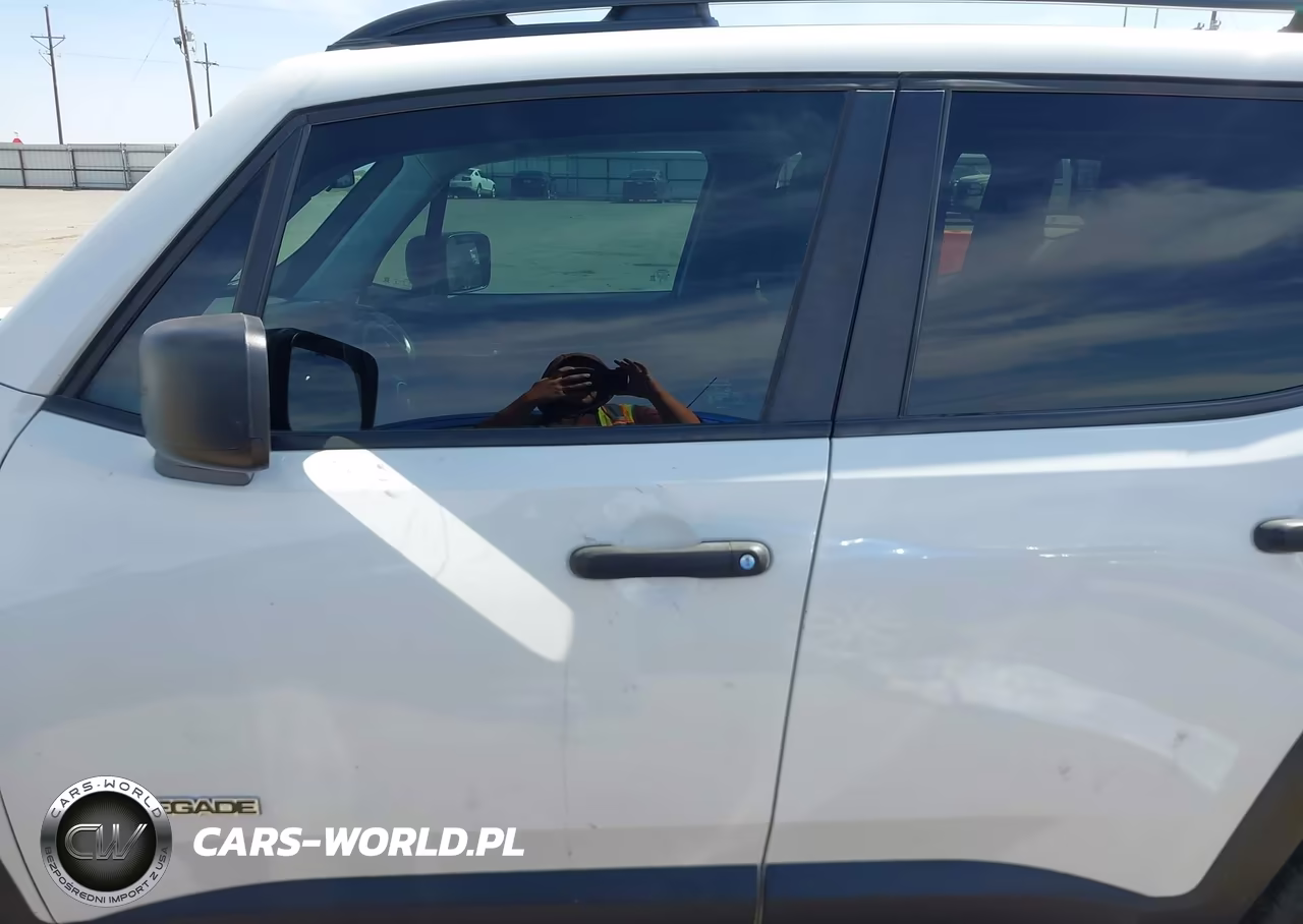 2018 Jeep Renegade Sport 4X4 VIN:ZACCJBAB8JPJ52686 - 14