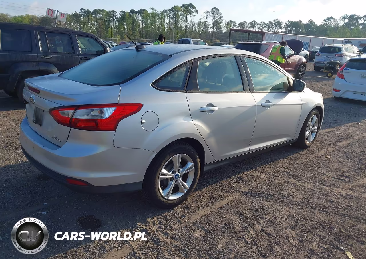 2013 Ford Focus Se VIN:1FADP3F29DL186638 - 4