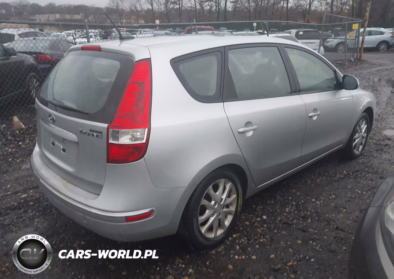 2009 Hyundai Elantra Touring VIN:KMHDC86E89U038457 - 4