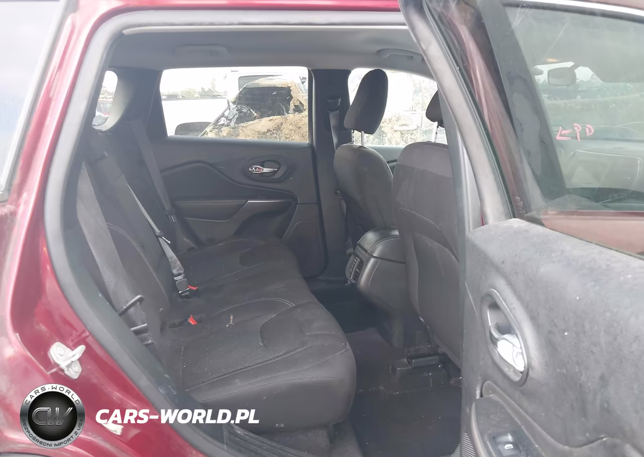 2019 Jeep Cherokee Latitude Fwd VIN:1C4PJLCB0KD264387 - 8