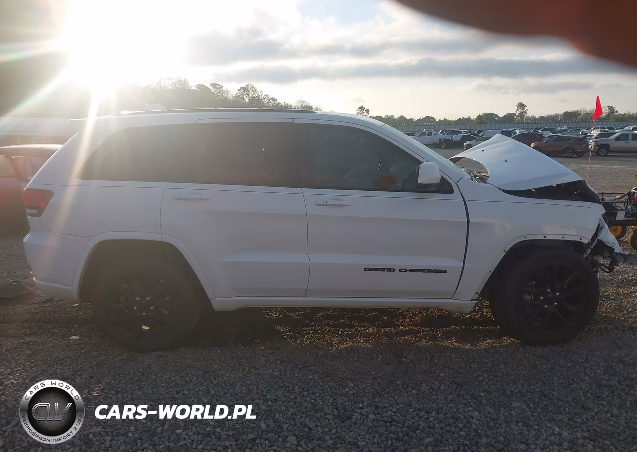2020 Jeep Grand Cherokee Altitude 4X2 VIN:1C4RJEAG4LC337609 - 13