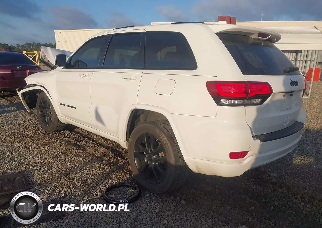2020 Jeep Grand Cherokee Altitude 4X2 VIN:1C4RJEAG4LC337609 - 3