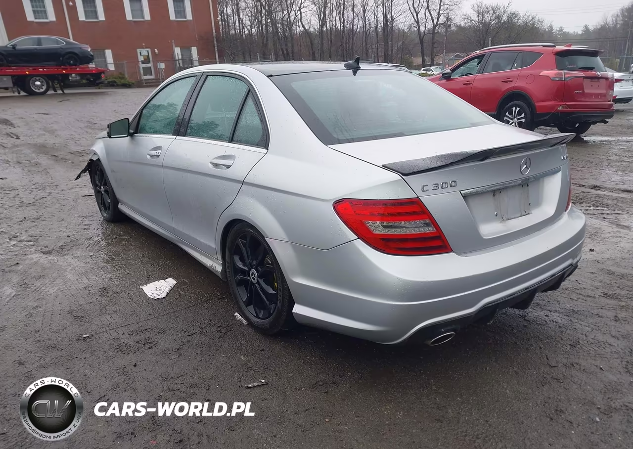 2014 Mercedes-Benz C 300 Sport 4Matic VIN:WDDGF8AB2EG252218 - 3