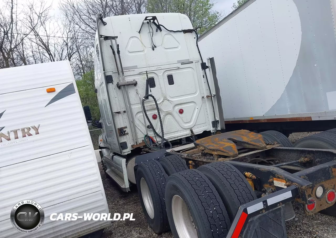 2011 Freightliner Cascadia 125 VIN:1FUJGLDR0BLBB1263 - 13