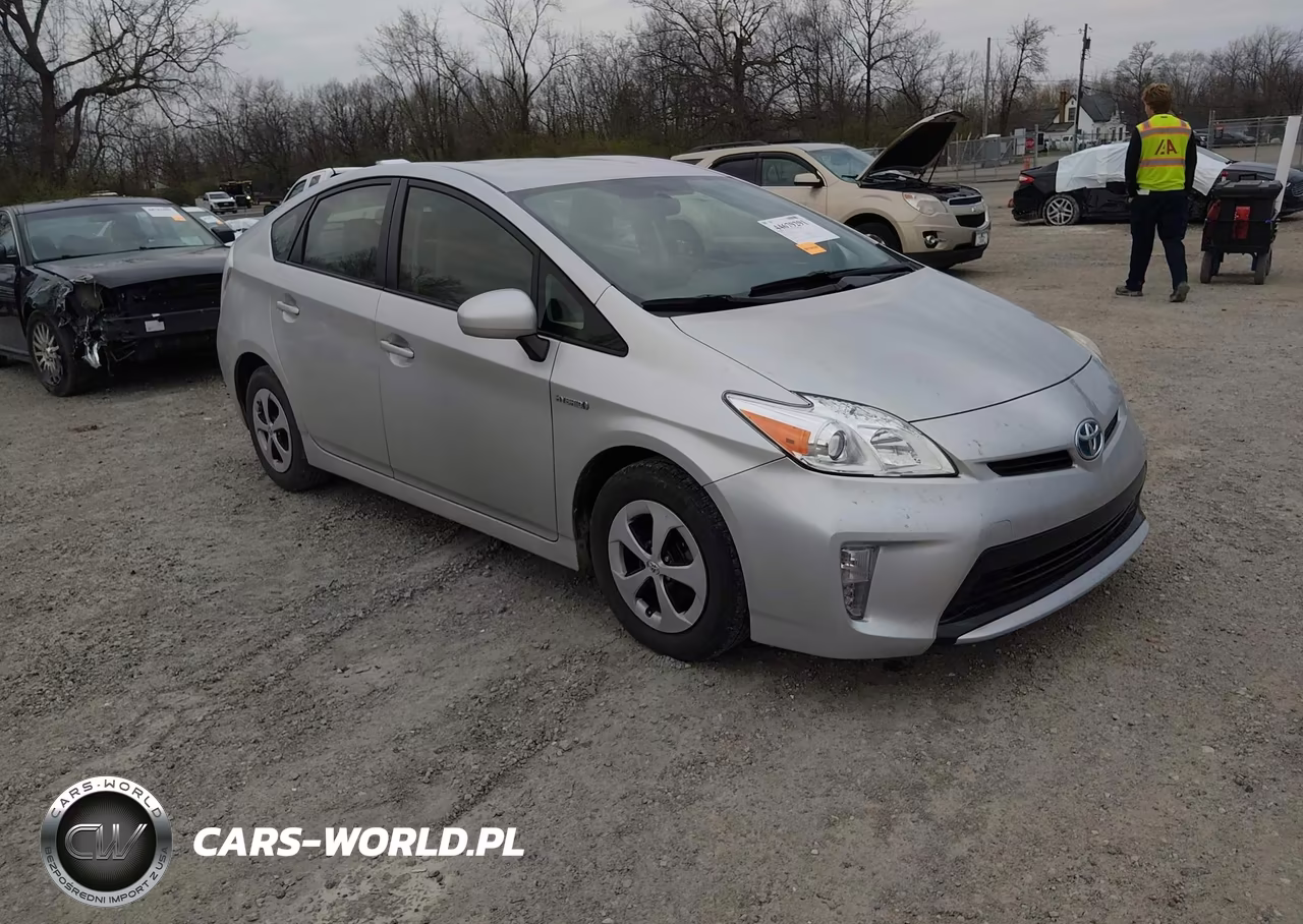 2014 Toyota Prius Three – zdjęcie 1 z 17