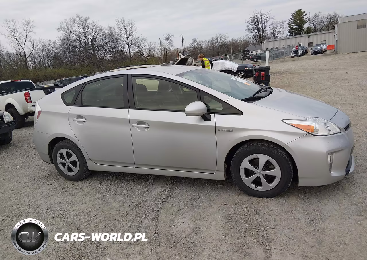 2014 Toyota Prius Three VIN:JTDKN3DU0E0386807 - 13