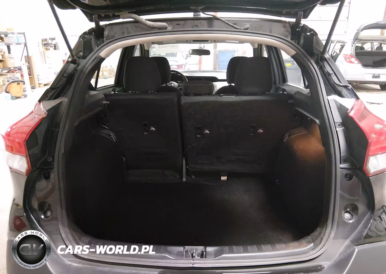 2019 Nissan Kicks S VIN:3N1CP5CU4KL533529 - 18