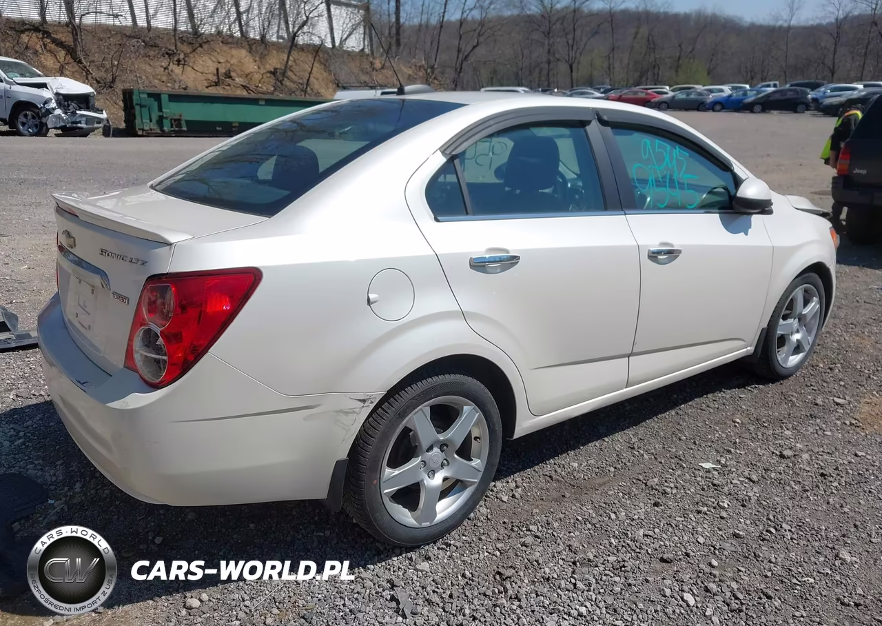 2015 Chevrolet Sonic Ltz Auto VIN:1G1JE5SB0F4110106 - 4