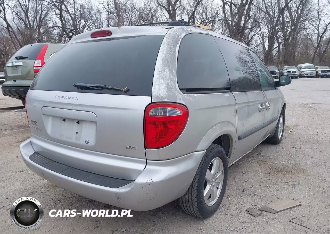 2005 Dodge Caravan Sxt VIN:1D4GP45RX5B124106 - 4