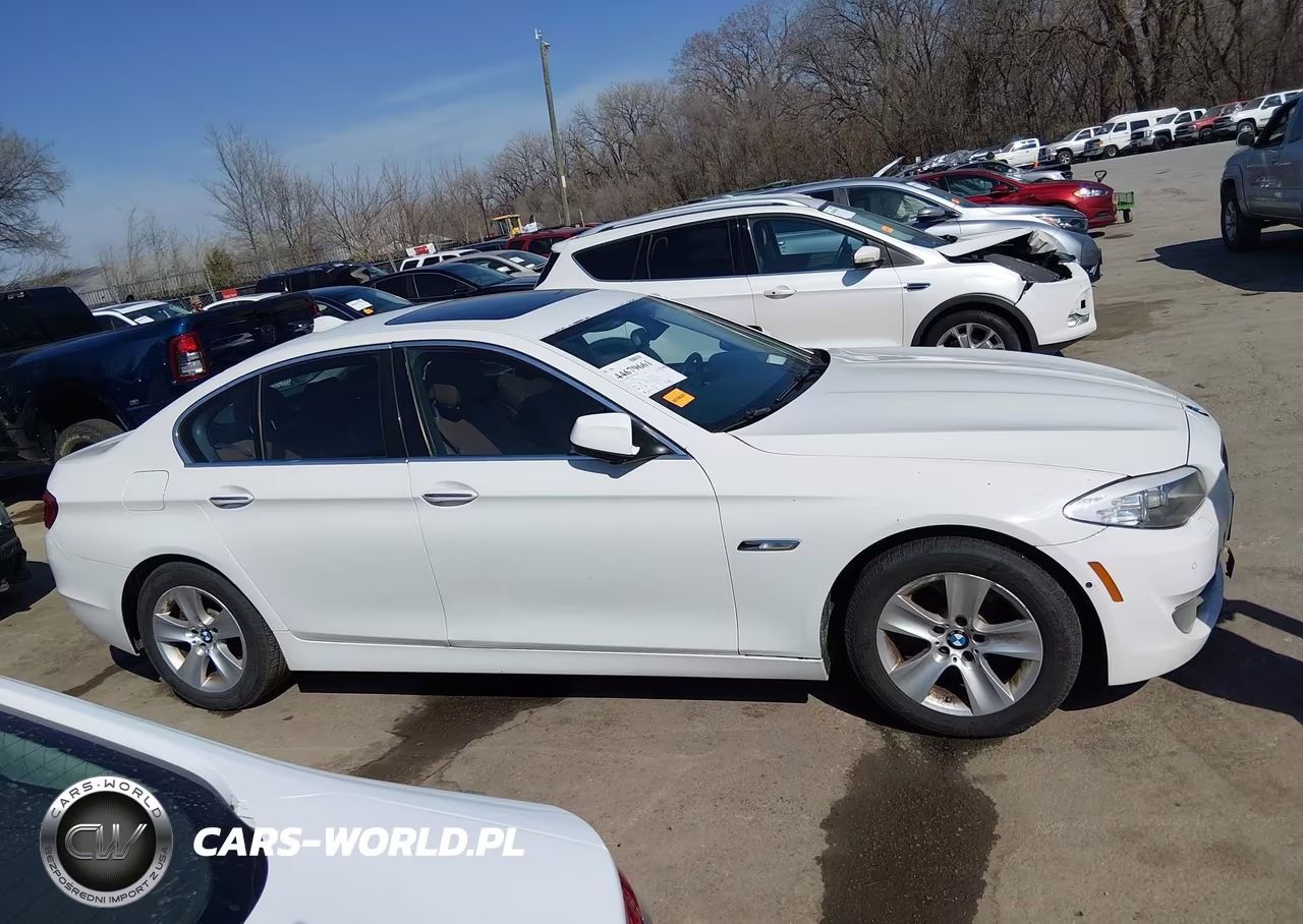 2013 BMW 528I xDrive VIN:WBAXH5C59DDW13001 - 13