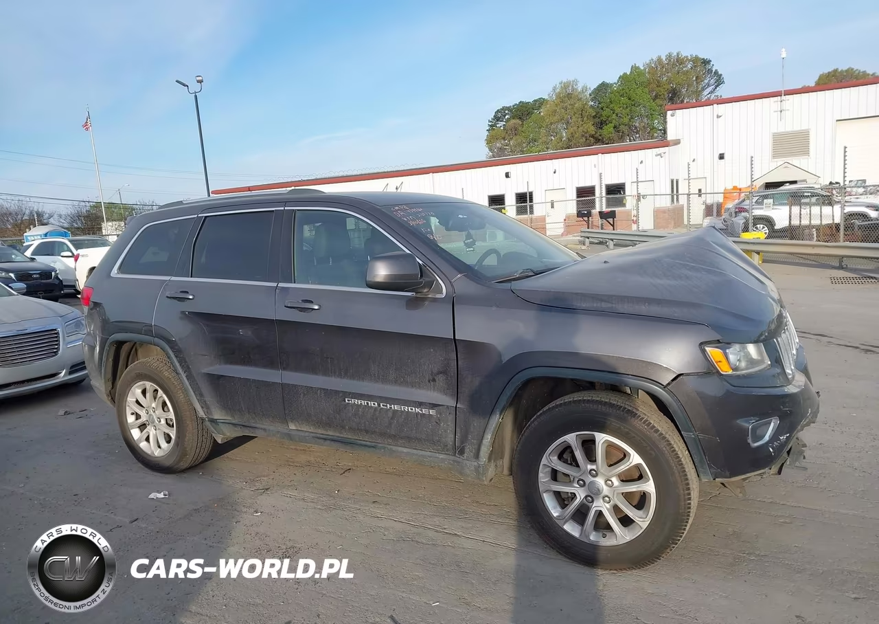 2015 Jeep Grand Cherokee Laredo VIN:1C4RJEAGXFC235770 - 13